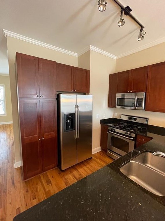 1907 Sterling Oaks Cir, Atlanta, GA 30319-4129
