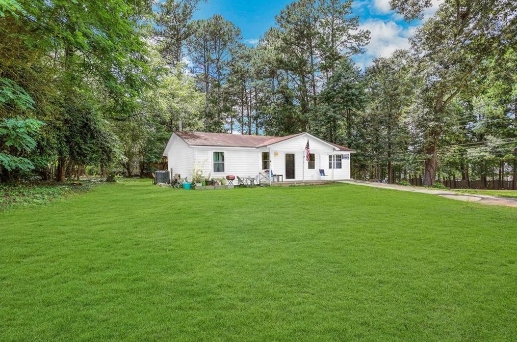 1497 Arnold Dr, Lawrenceville, GA 30043-3706