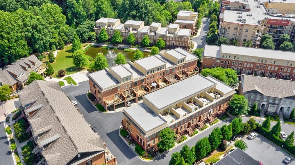 200 River Vista Dr, Atlanta GA  30339-7602 exterior