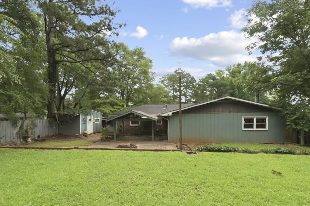 3387 Glensford Dr, Decatur GA  30032-4748 exterior