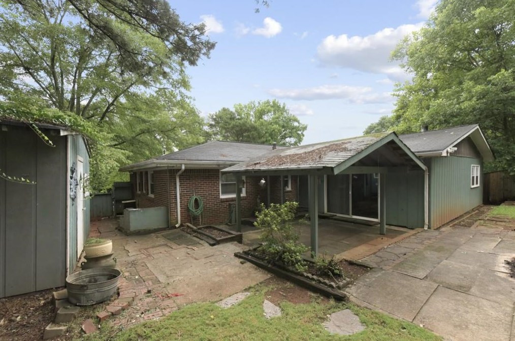 3387 Glensford Dr, Decatur GA  30032-4748 exterior