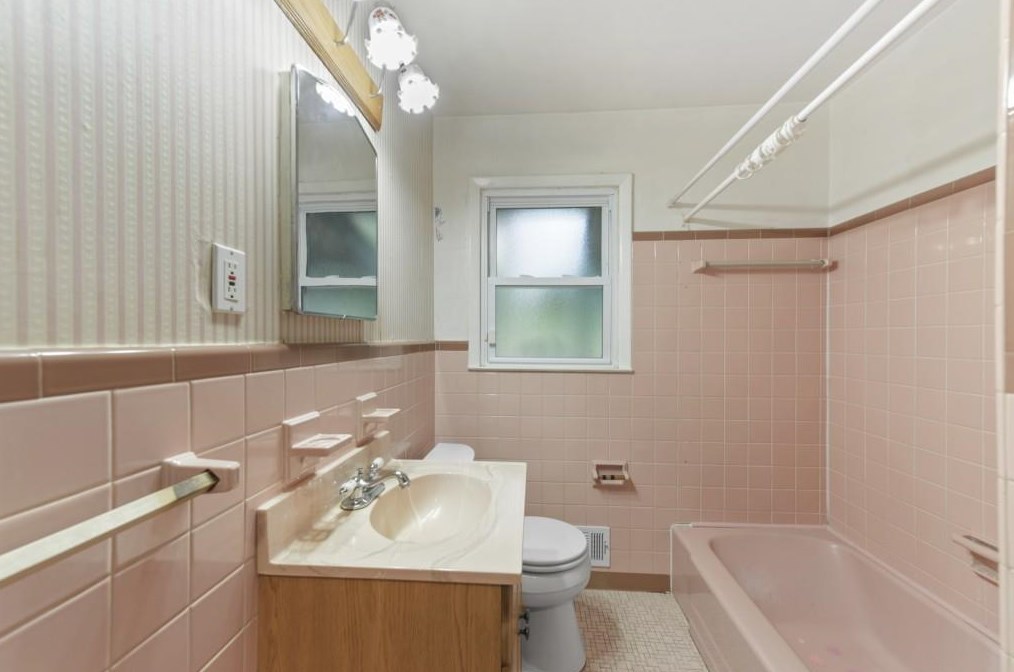 3387 Glensford Dr, Decatur GA  30032-4748 exterior