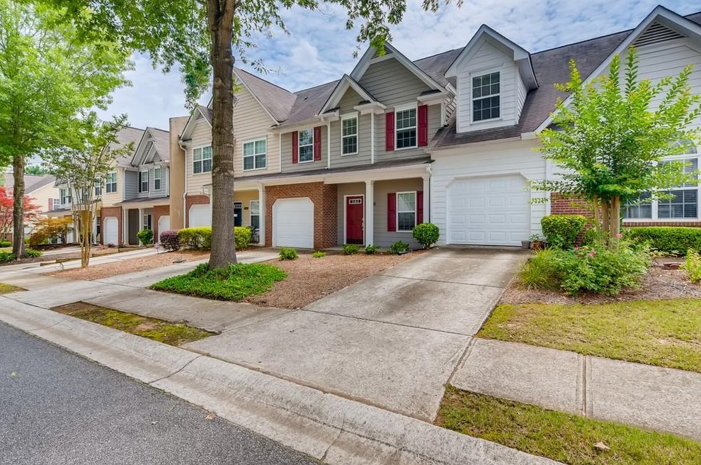 2364 Suwanee Pointe Dr, Lawrenceville, GA 30043-1330
