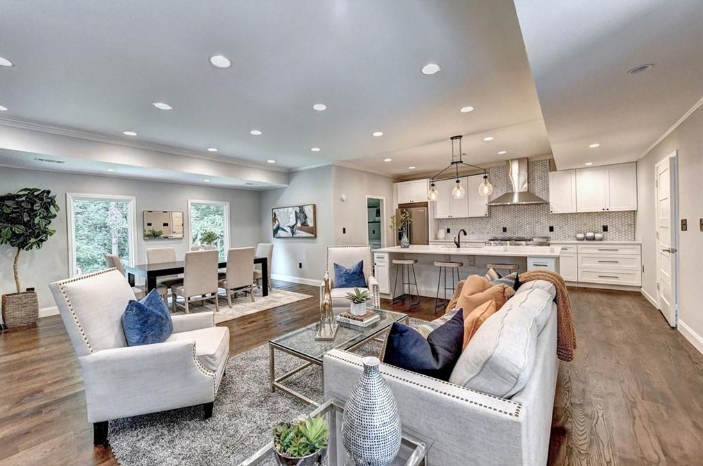 1687 Hartland Dr, Decatur GA  30033-1432 exterior