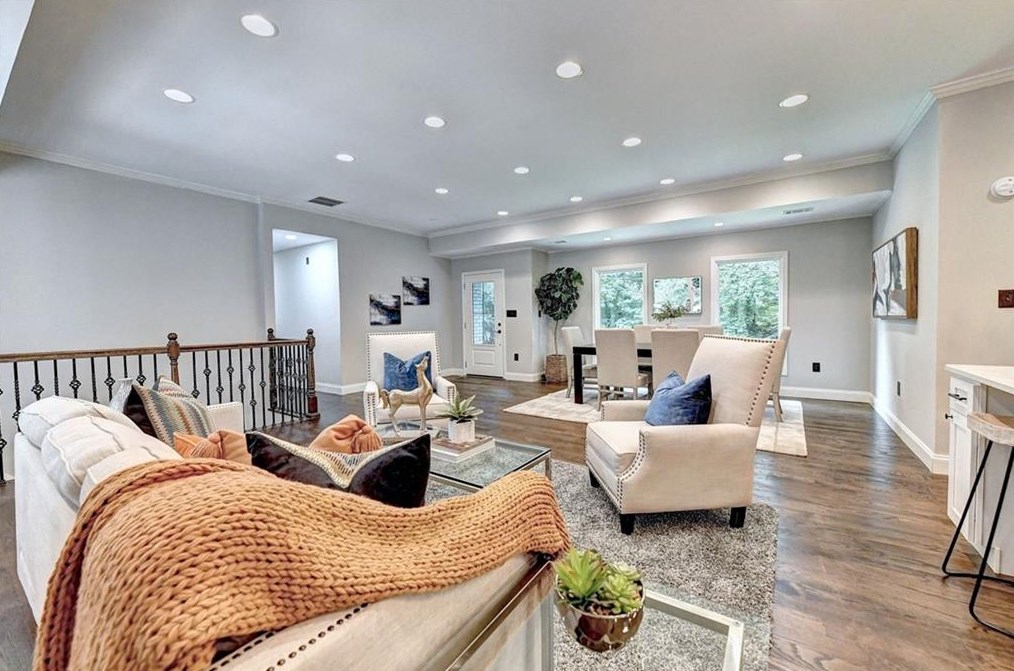 1687 Hartland Dr, Decatur GA  30033-1432 exterior