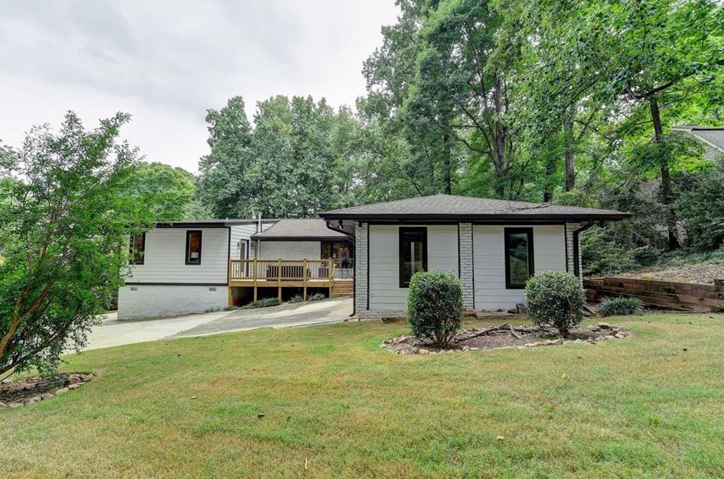 1687 Hartland Dr, Decatur GA  30033-1432 exterior