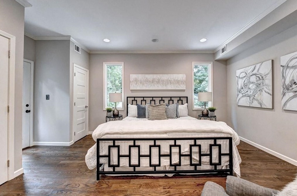 1687 Hartland Dr, Decatur GA  30033-1432 exterior