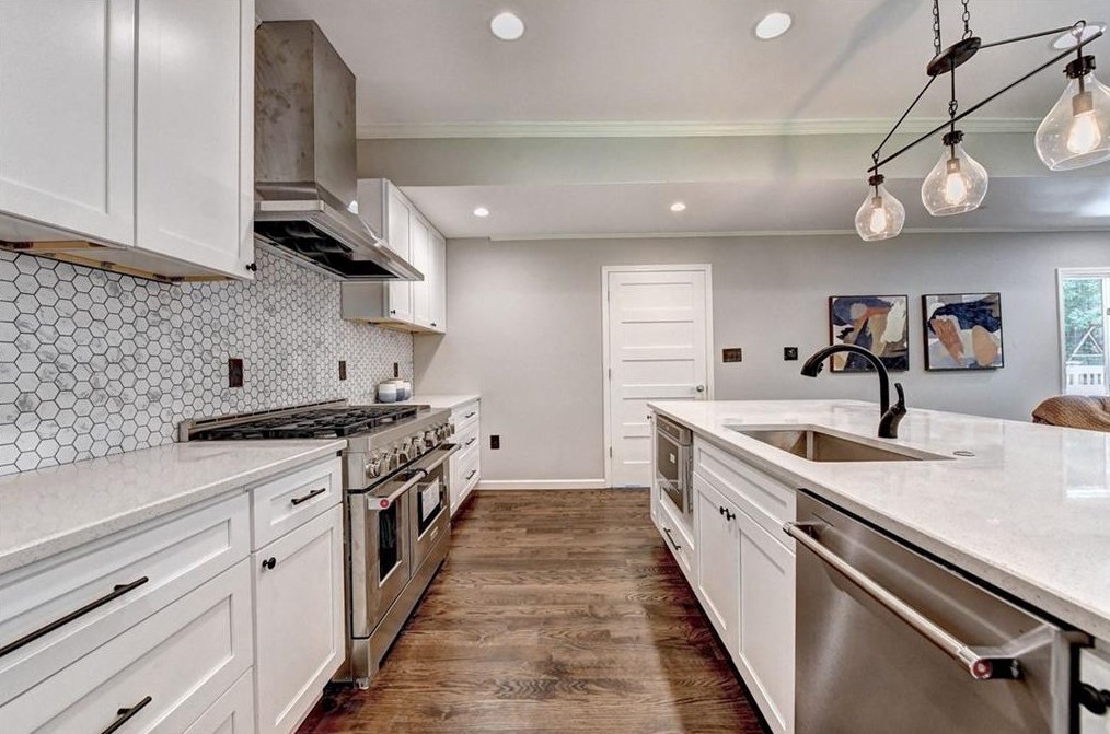 1687 Hartland Dr, Decatur GA  30033-1432 exterior