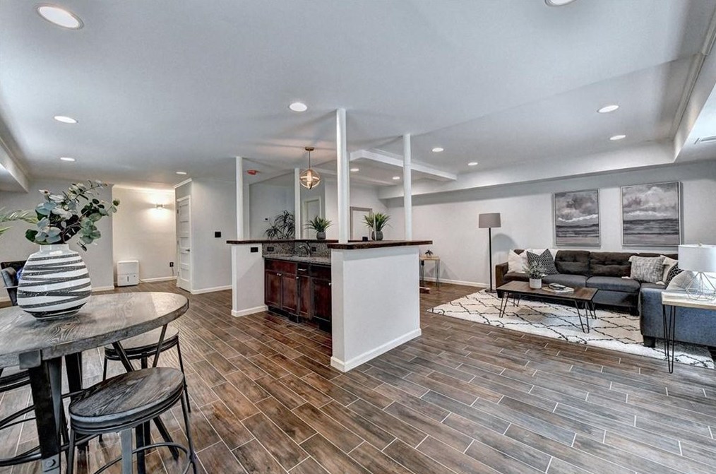 1687 Hartland Dr, Decatur GA  30033-1432 exterior