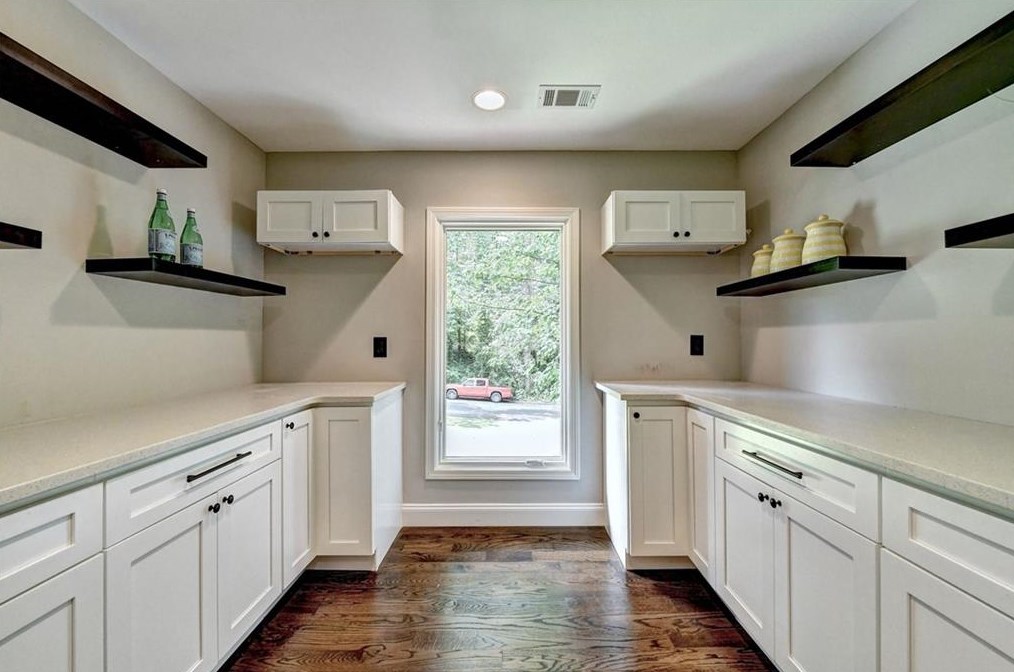 1687 Hartland Dr, Decatur GA  30033-1432 exterior