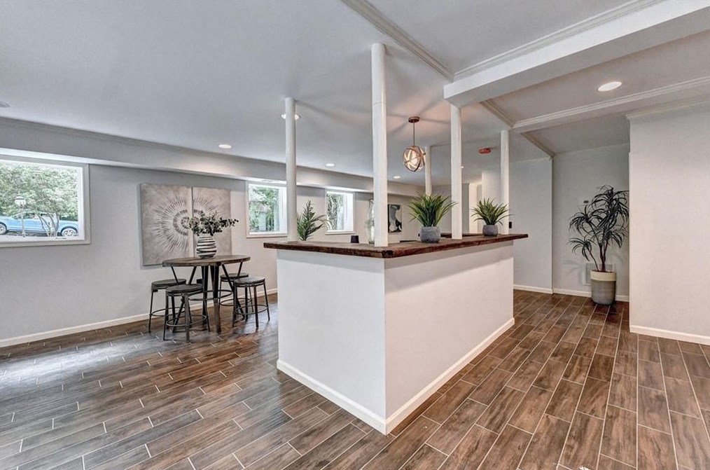 1687 Hartland Dr, Decatur GA  30033-1432 exterior