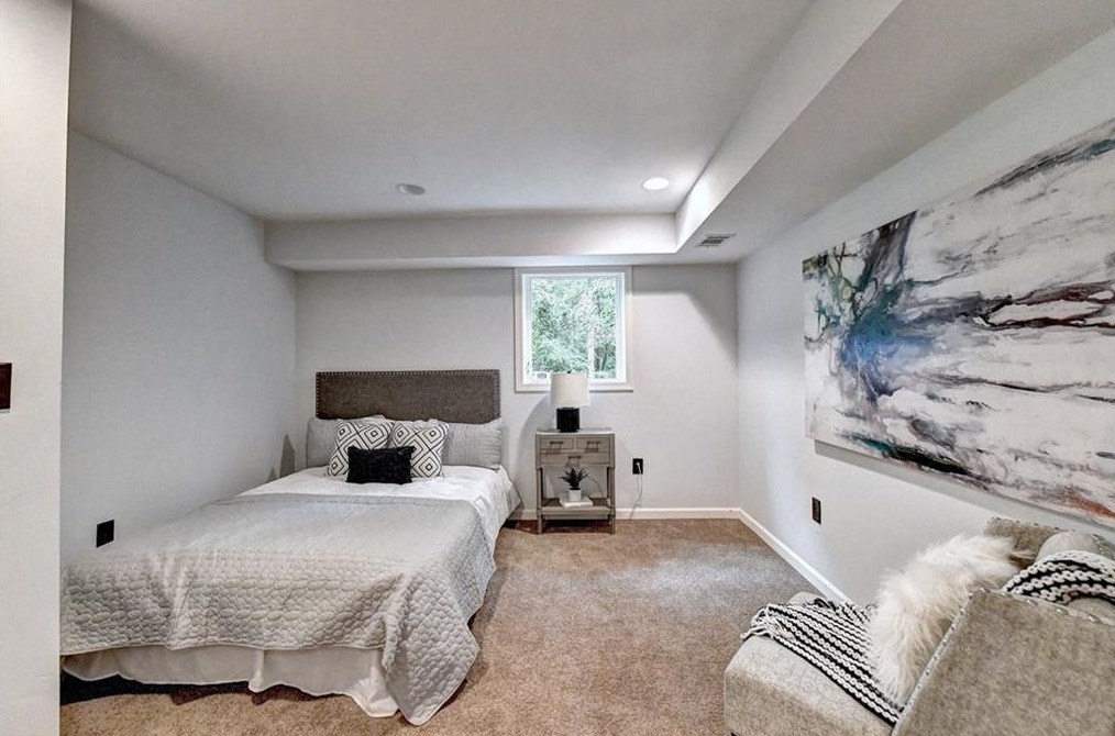 1687 Hartland Dr, Decatur GA  30033-1432 exterior