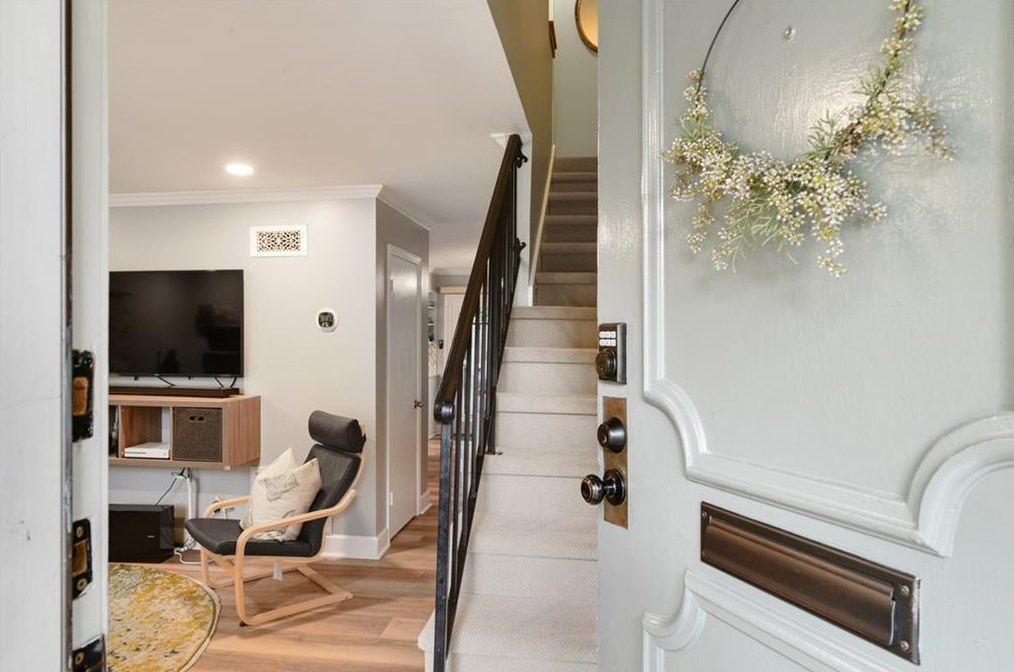 248 Triumph Dr, Atlanta GA  30327-1009 exterior
