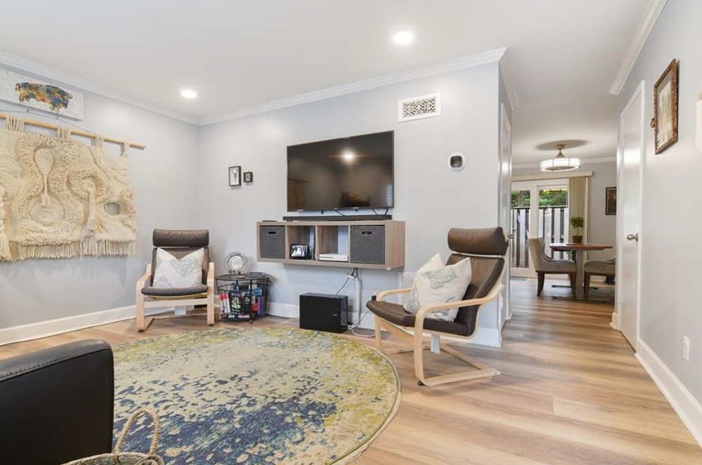 248 Triumph Dr, Atlanta GA  30327-1009 exterior