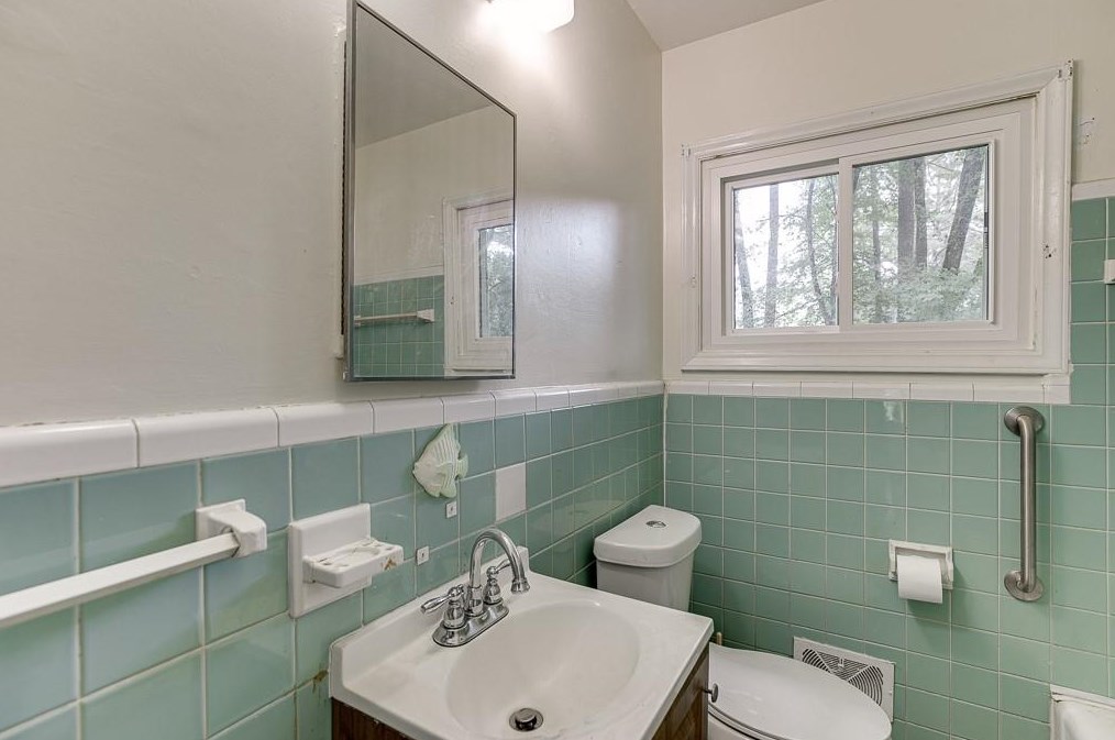 2835 Monterey Dr, Decatur GA  30032-3529 exterior