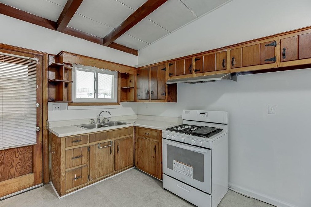 2835 Monterey Dr, Decatur GA  30032-3529 exterior