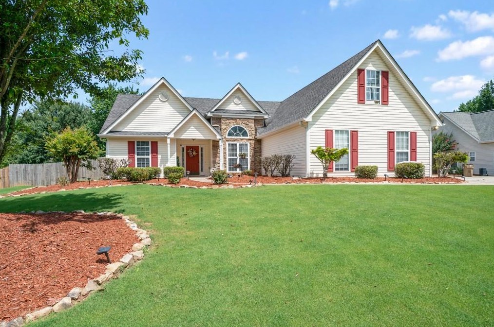 6126 Devonshire Dr, Flowery Branch, GA 30542-5437
