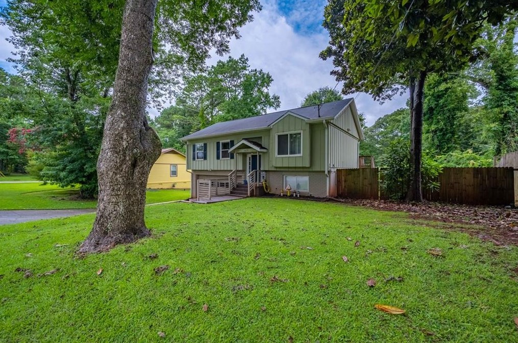 1477 Peachcrest Ct, Decatur GA  30032-3042 exterior