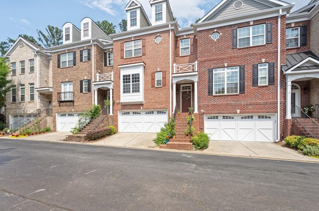 12827 Doe Dr, Alpharetta, GA 30004-8991