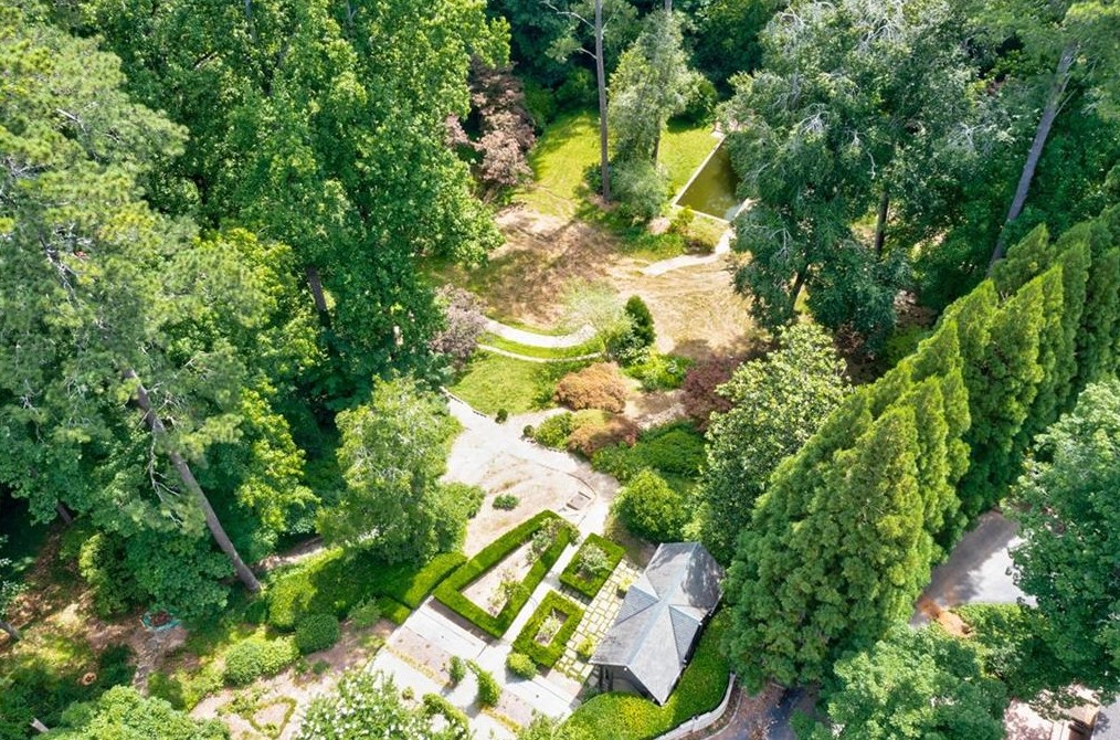 3541 Tuxedo Rd, Atlanta GA  30305-1048 exterior