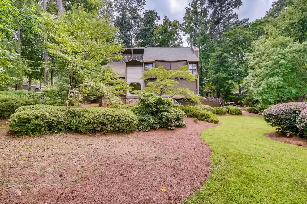 5376 Valley Mist Ct, Norcross, GA 30092-1613
