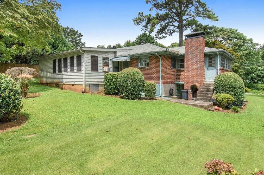 2115 Pinellas Trl, Decatur GA  30033-1930 exterior