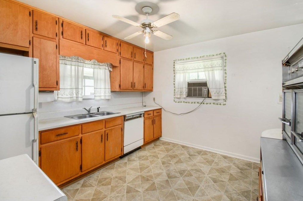 2115 Pinellas Trl, Decatur GA  30033-1930 exterior