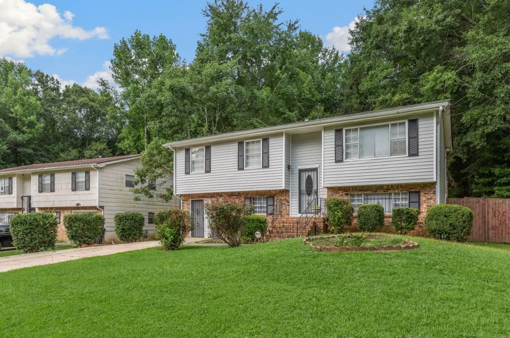 6520 Woodford Rd, Atlanta, GA 30349-4528