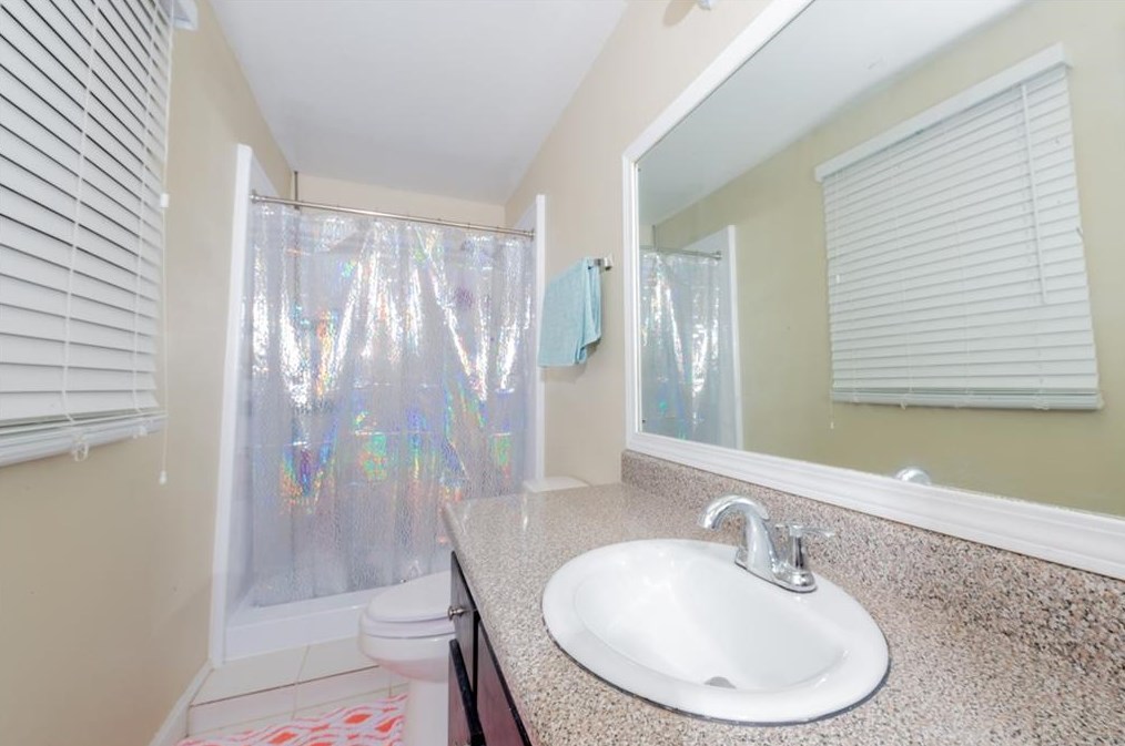 3976 Wedgefield Cir, Decatur GA  30035-2388 exterior