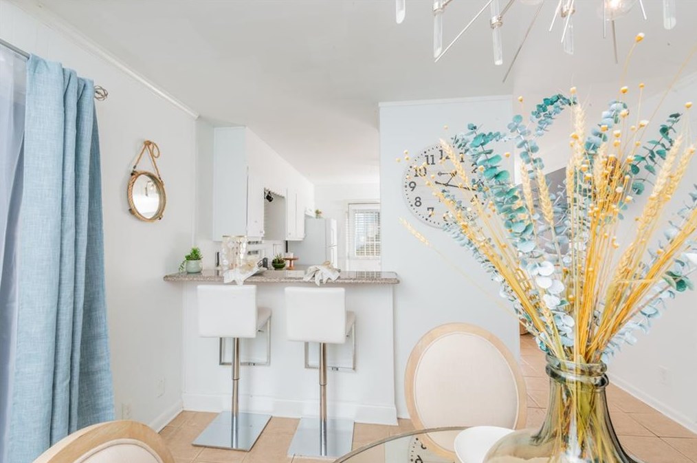 3976 Wedgefield Cir, Decatur GA  30035-2388 exterior