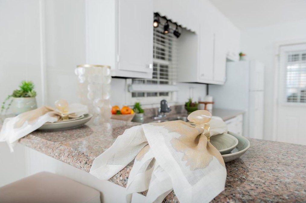 3976 Wedgefield Cir, Decatur GA  30035-2388 exterior