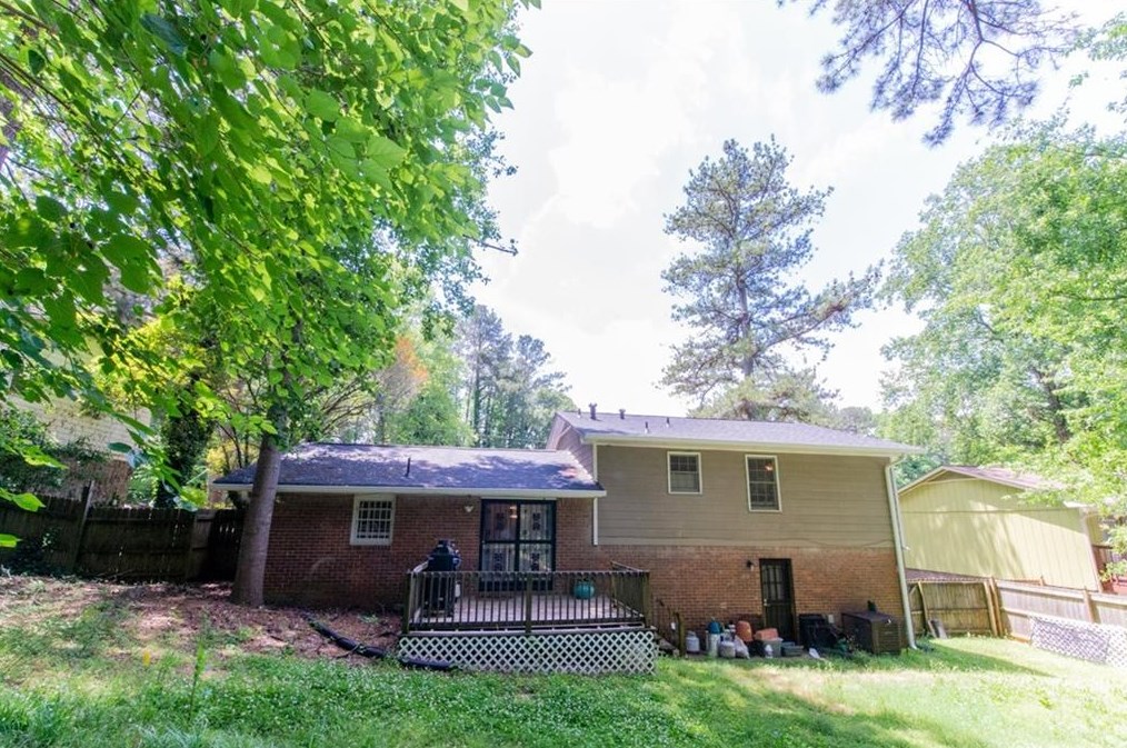 3976 Wedgefield Cir, Decatur GA  30035-2388 exterior