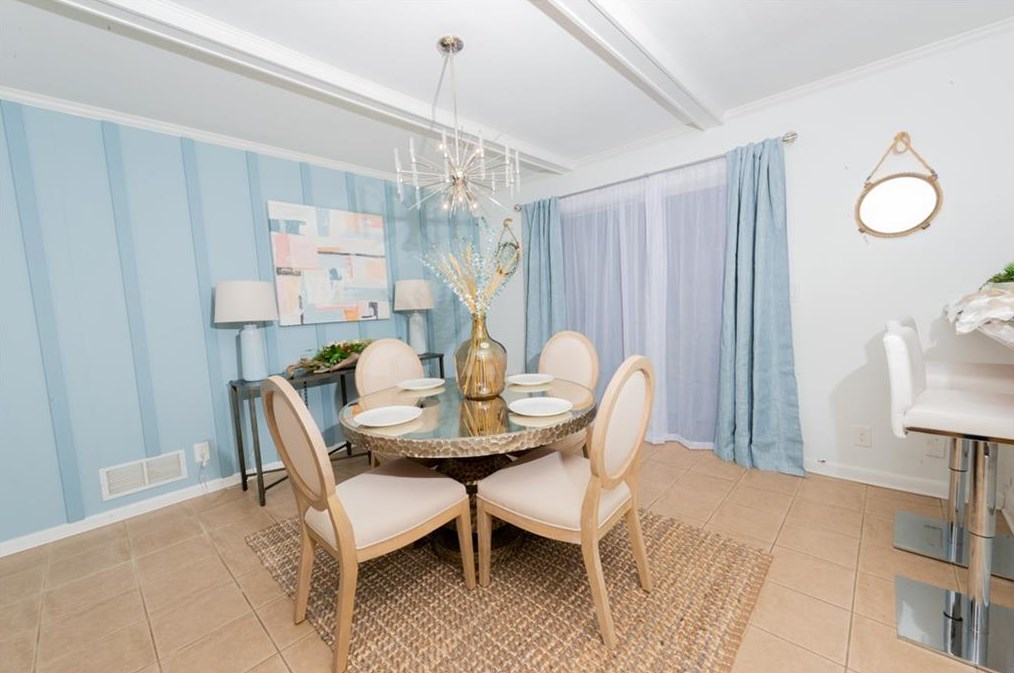 3976 Wedgefield Cir, Decatur GA  30035-2388 exterior