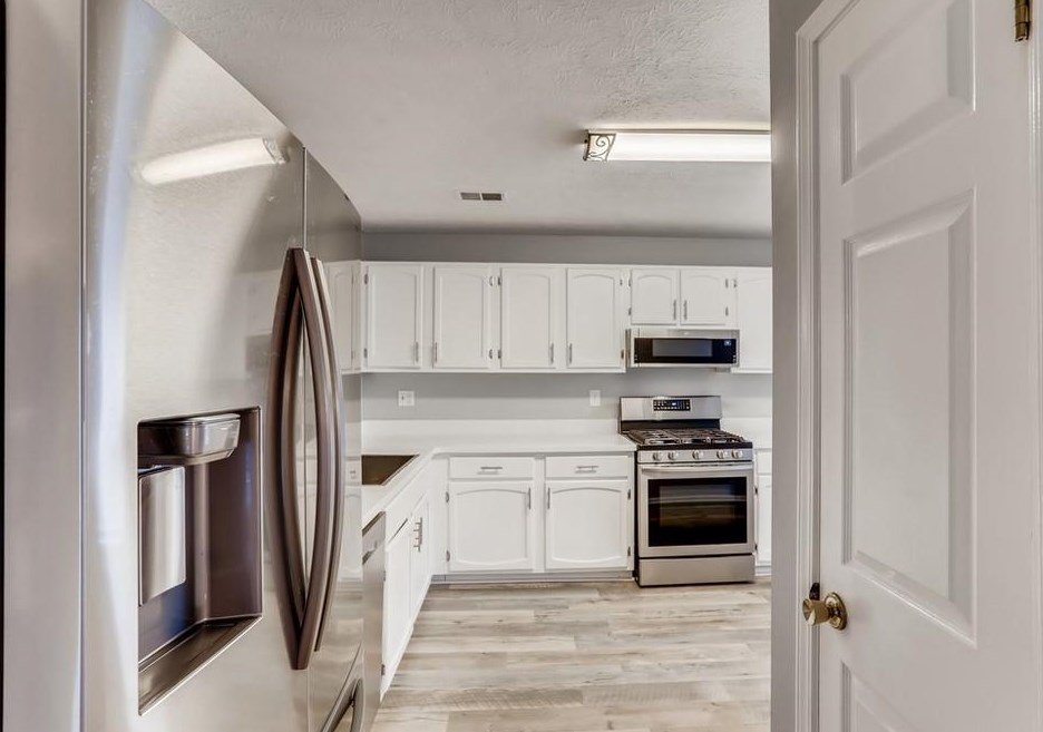 1326 Weatherstone Way, Atlanta GA  30324-4645 exterior