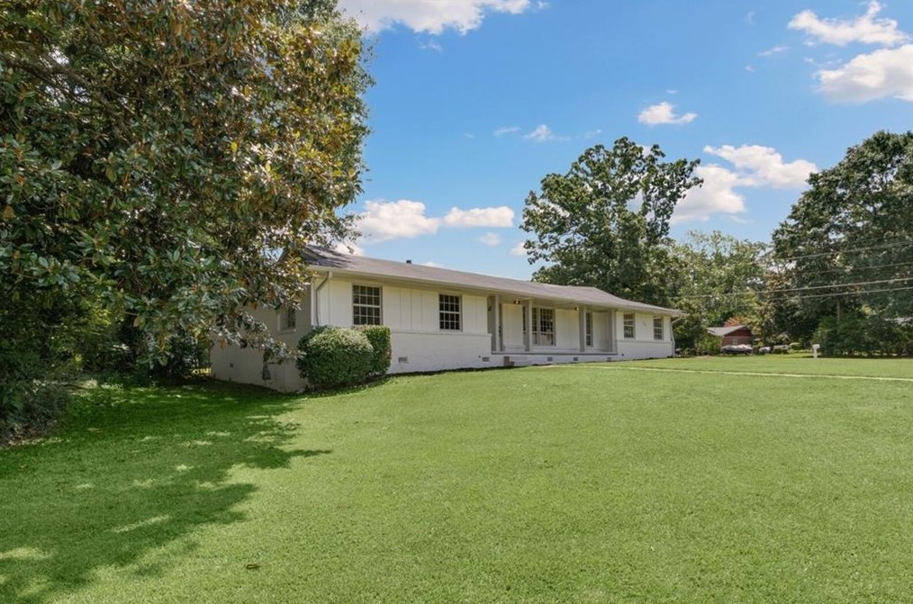 2794 Treadway Dr, Decatur GA  30034-2536 exterior