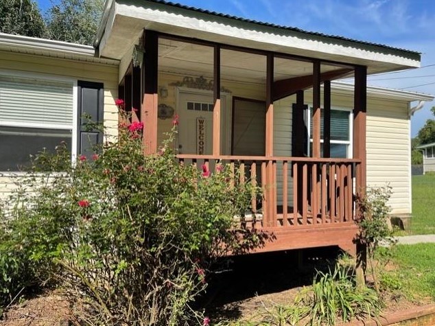 56 Ash St, Commerce, GA 30529