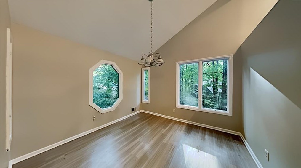 225 Aspen Blf, Roswell, GA 30075-2701