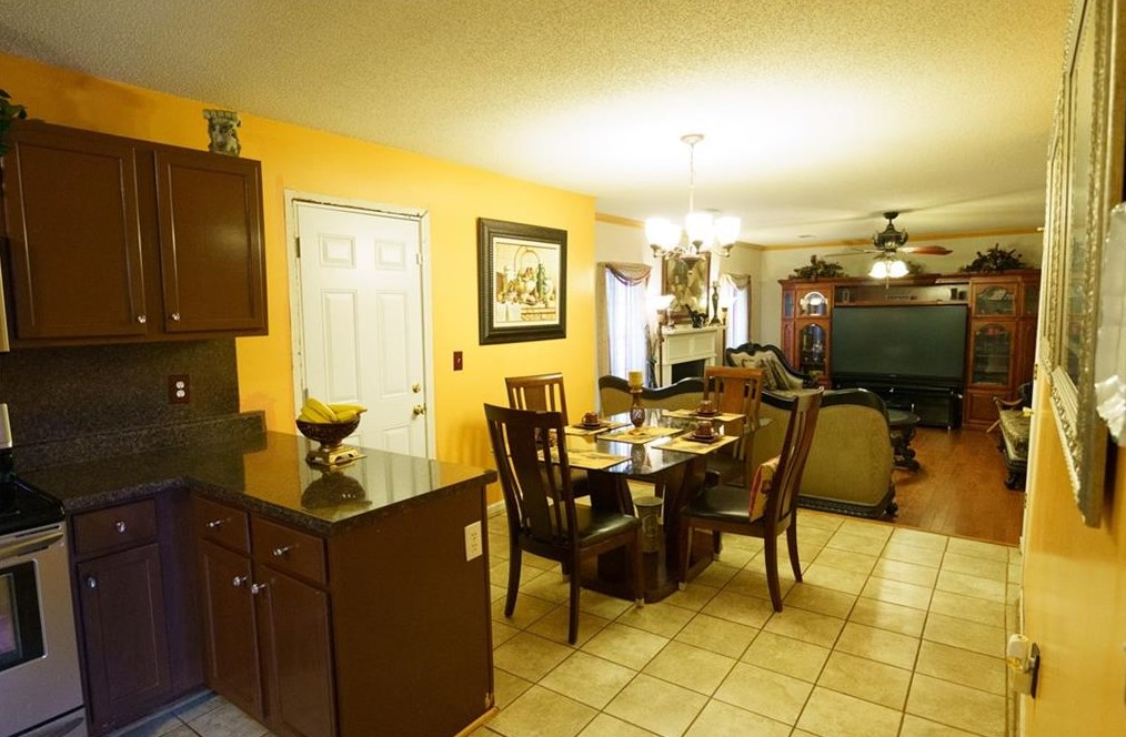 4813 Galleon Xing, Decatur GA  30035-3043 exterior