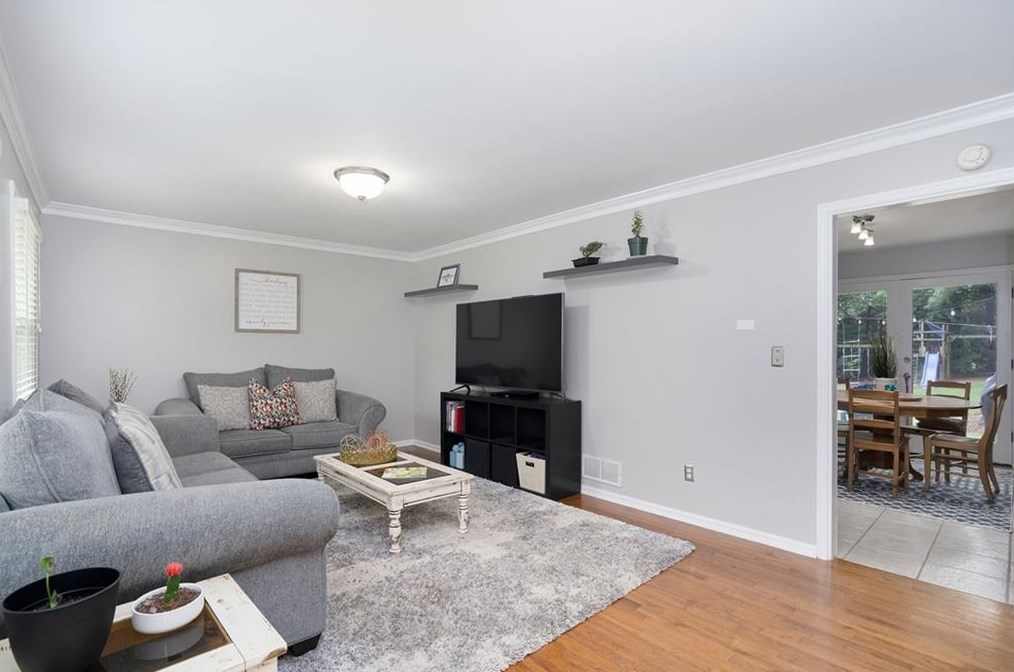 1271 Sanden Ferry Dr, Decatur GA  30033-3345 exterior