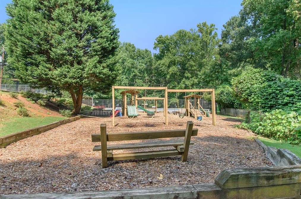 1271 Sanden Ferry Dr, Decatur GA  30033-3345 exterior