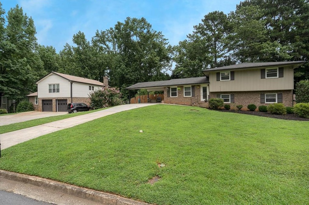 1271 Sanden Ferry Dr, Decatur GA  30033-3345 exterior