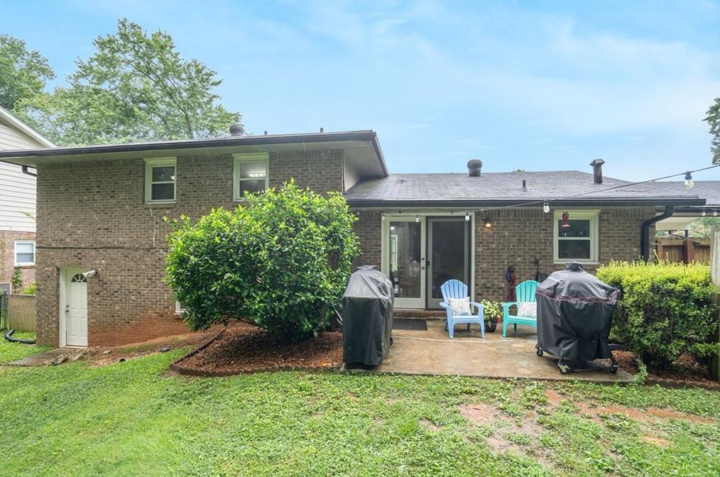 1271 Sanden Ferry Dr, Decatur GA  30033-3345 exterior