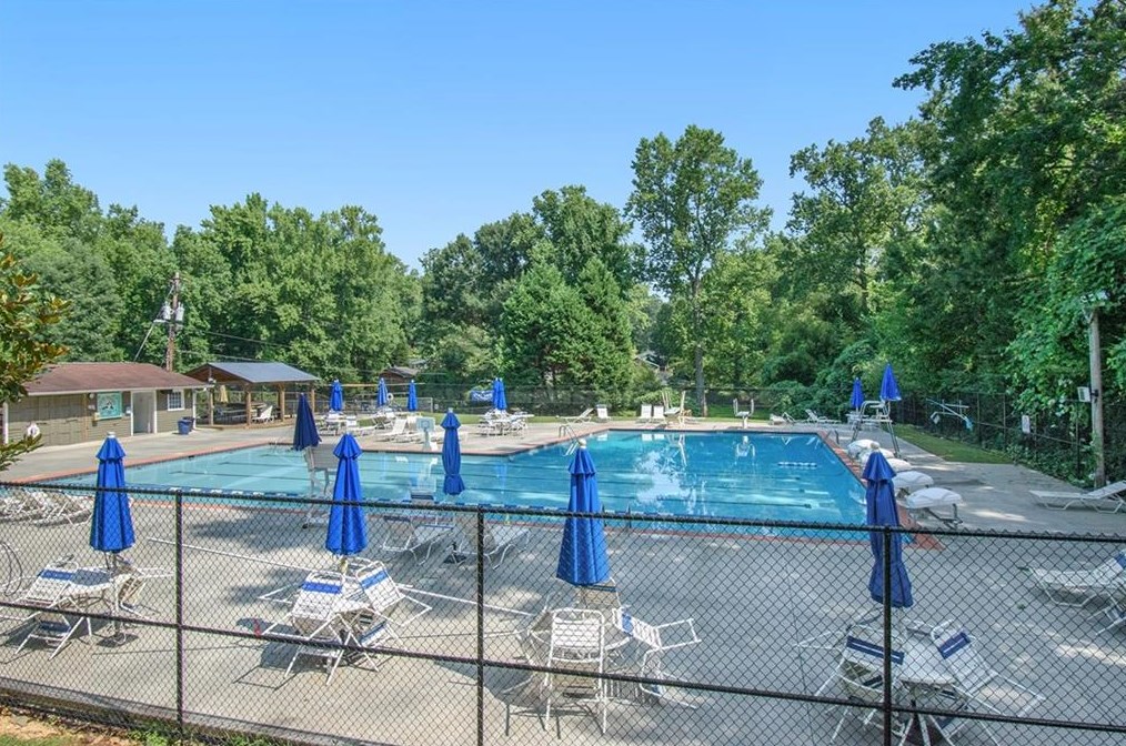 1271 Sanden Ferry Dr, Decatur GA  30033-3345 exterior