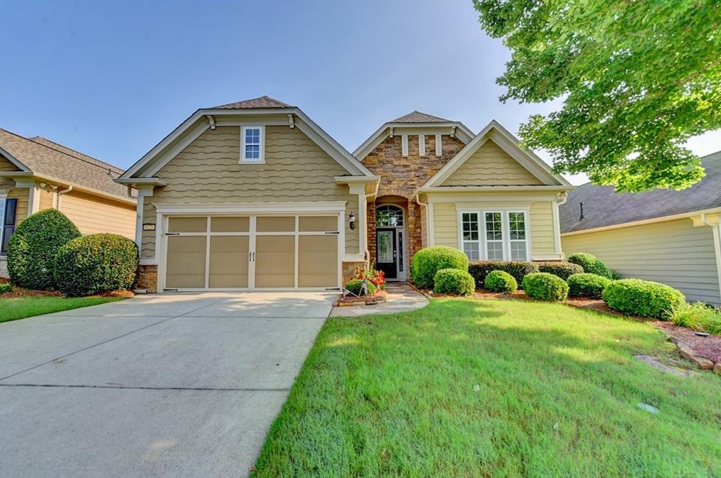 6428 Lantern Rdg, Hoschton, GA 30548-8244