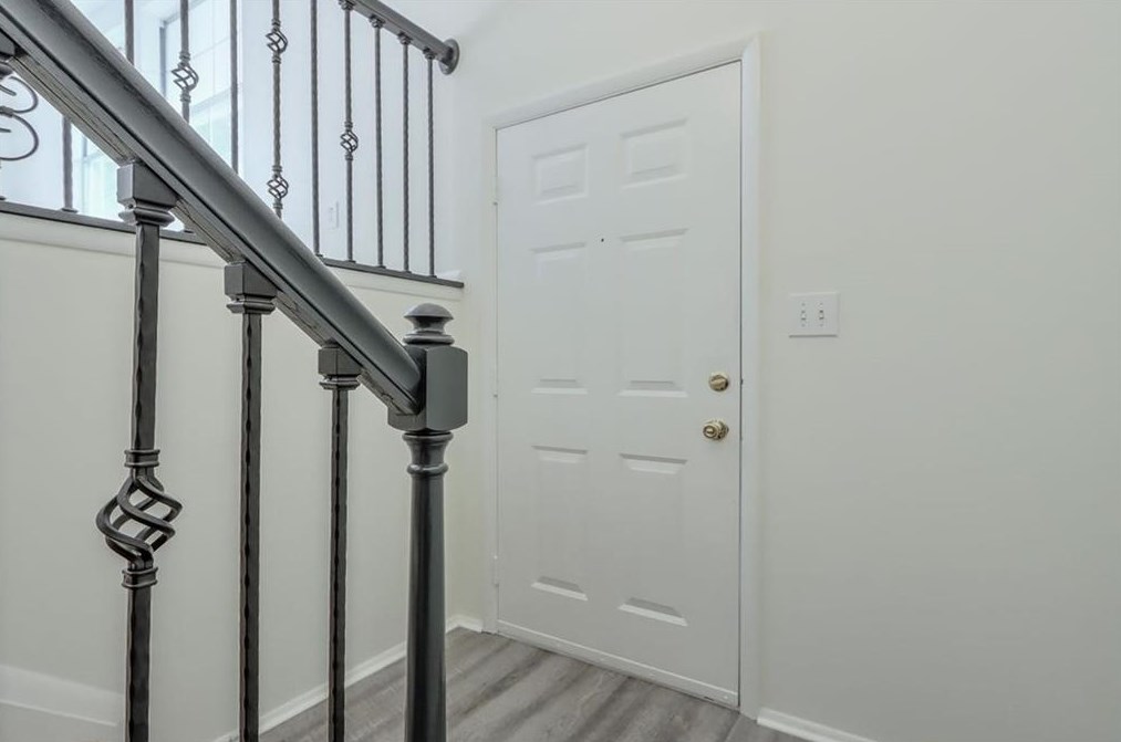 205 Roswell Farms Dr, Roswell, GA 30075-4370