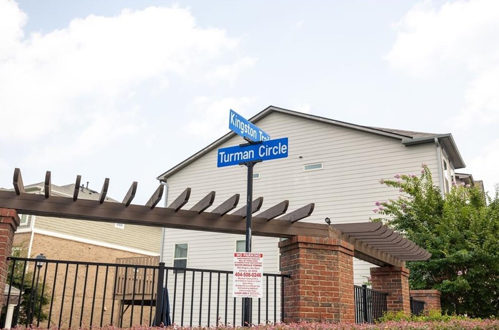 3084 Turman Cir, Decatur GA  30033-3259 exterior