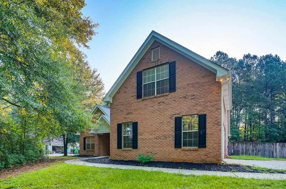 160 Wyckliffe Dr, Locust Grove, GA 30248