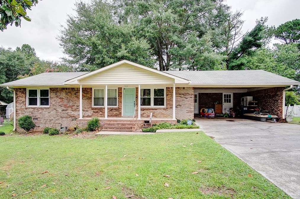 128 Meadow Ln, Calhoun, GA 30701-2006