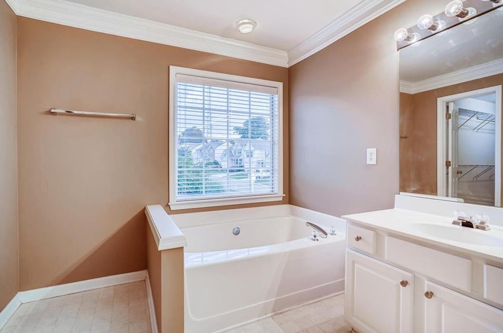 604 Wendlebury Ct, Alpharetta GA 30004-0782 exterior