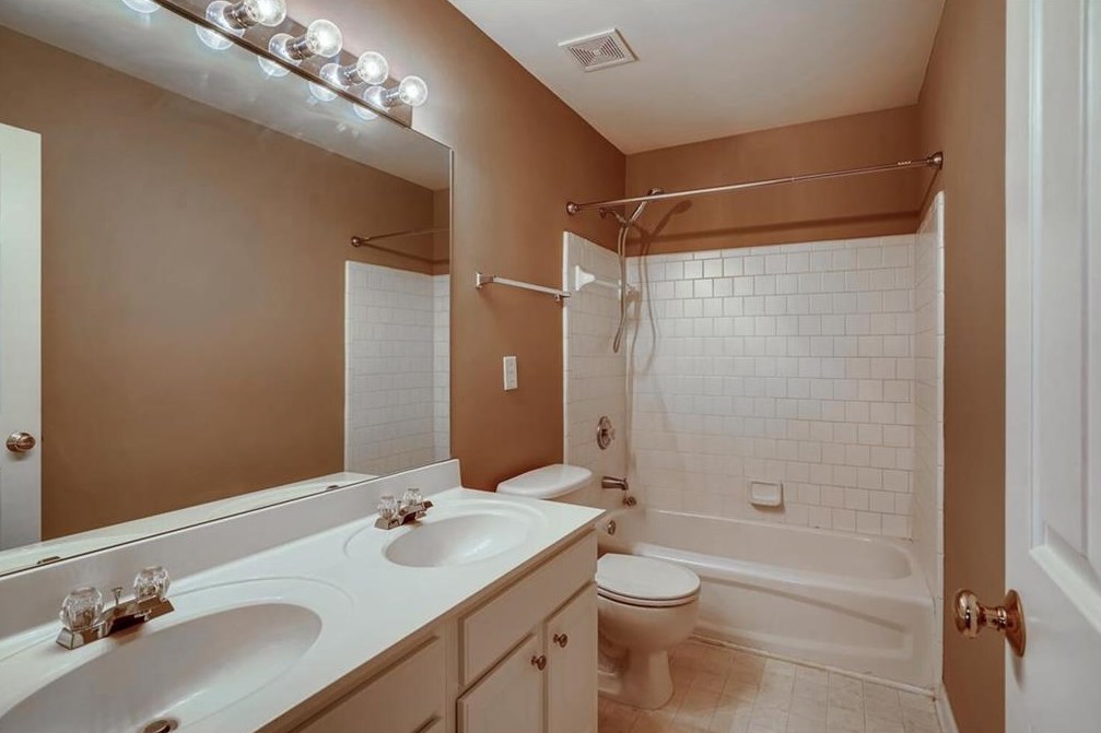 604 Wendlebury Ct, Alpharetta GA 30004-0782 exterior